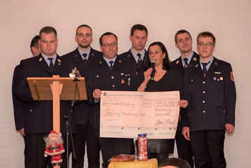 Feuerweh-04-12-2019-Spende-An-Stiftung-2